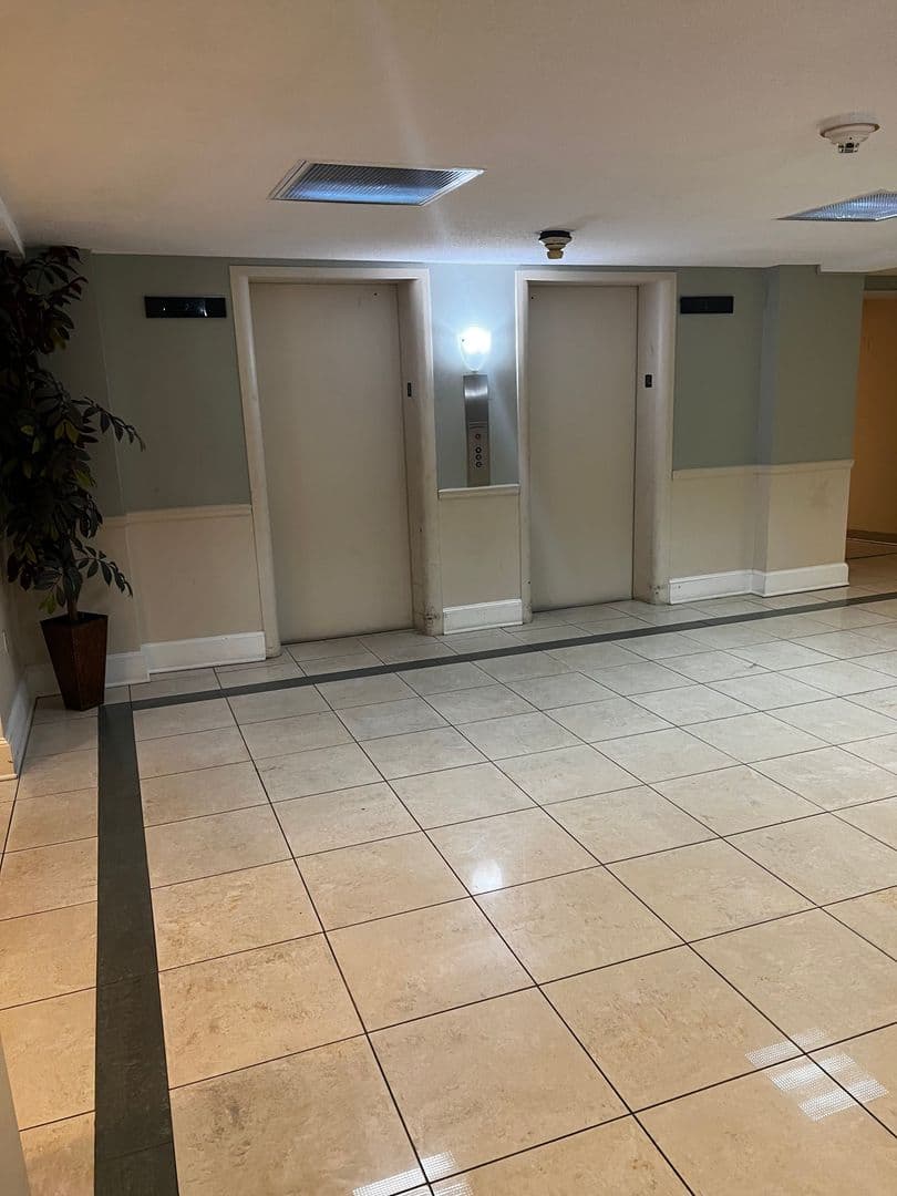 HARTFORD Apartment: 600 ASYLUM AVE