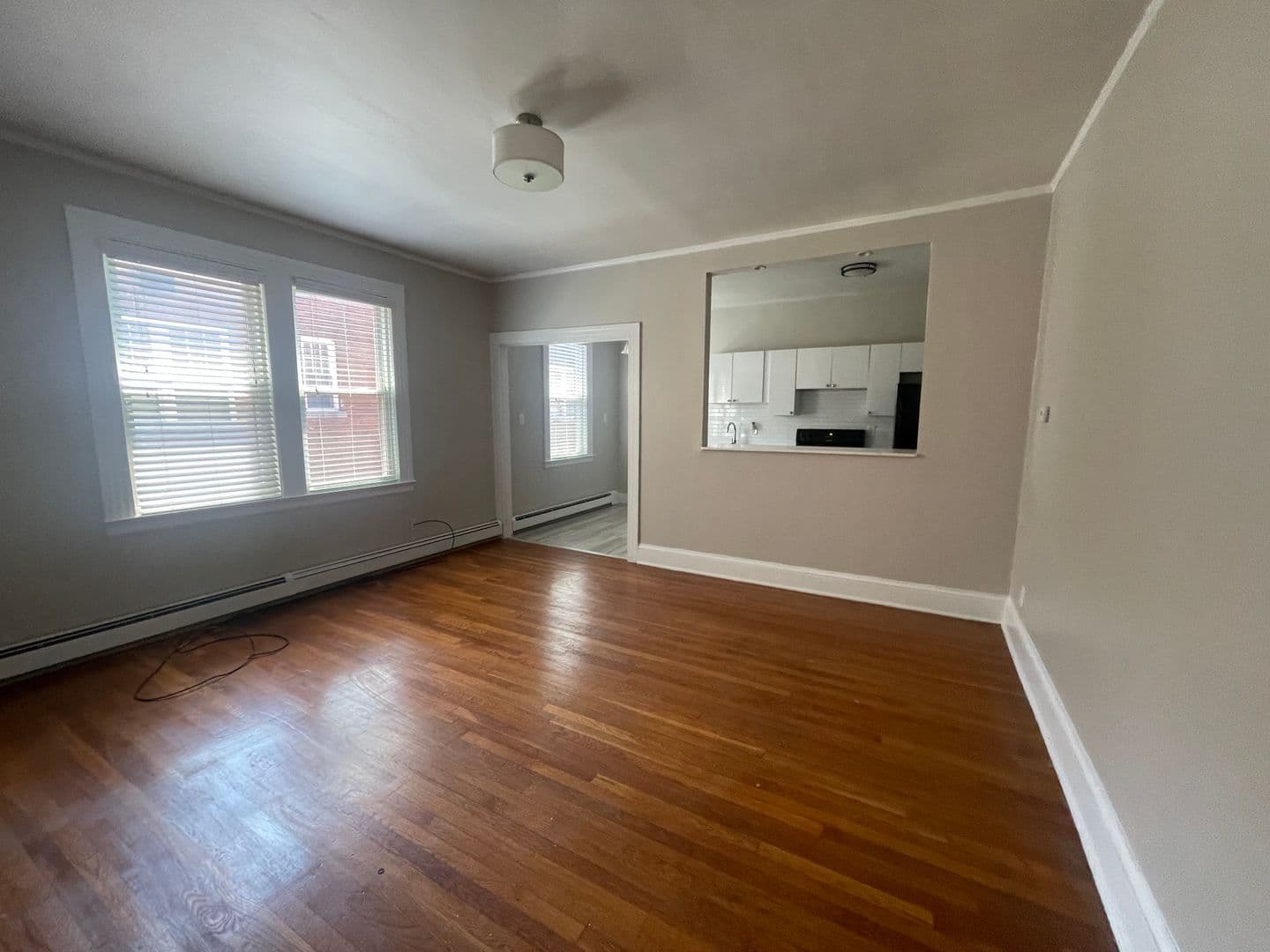 Hartford Apartment: 16 Evergreen Avenue