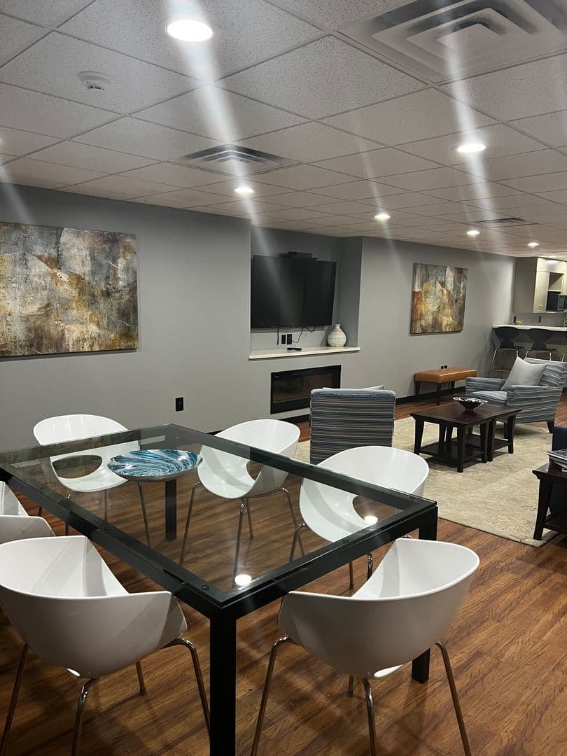 HARTFORD Apartment: 600 ASYLUM AVE