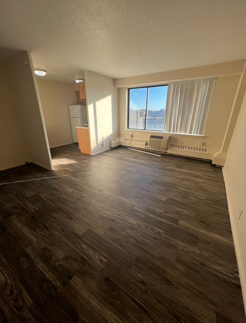 HARTFORD Apartment: 600 ASYLUM AVE