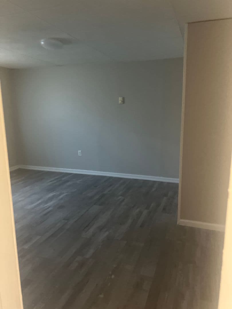 HARTFORD Apartment: 44 NEW BRITAIN AVENUE
