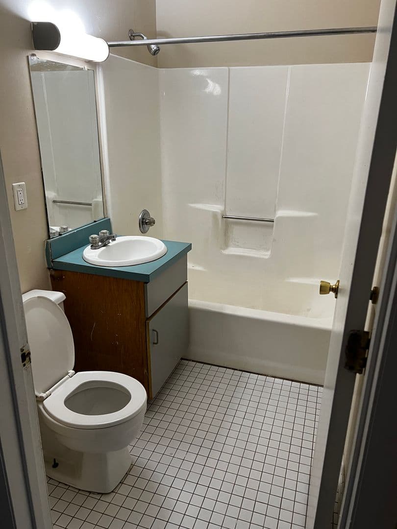 HARTFORD Apartment: 600 ASYLUM AVE