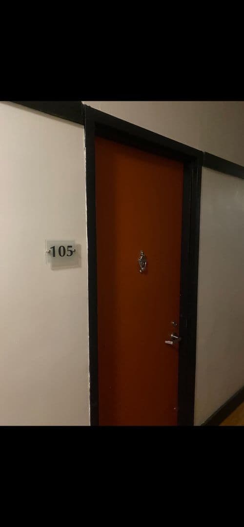 Hartford Apartment: 16 Evergreen Avenue