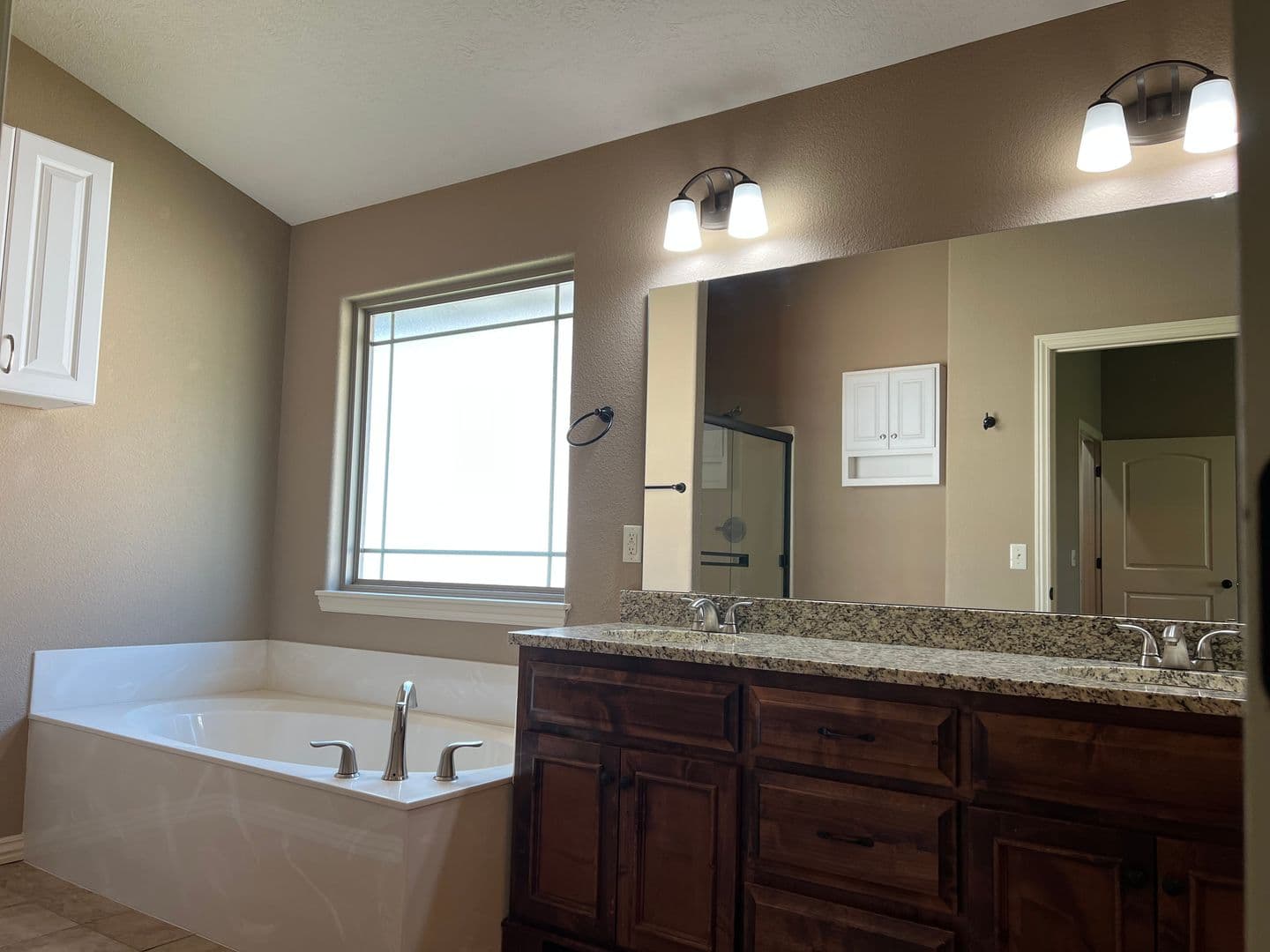 Nixa House: 614 N Galileo Dr