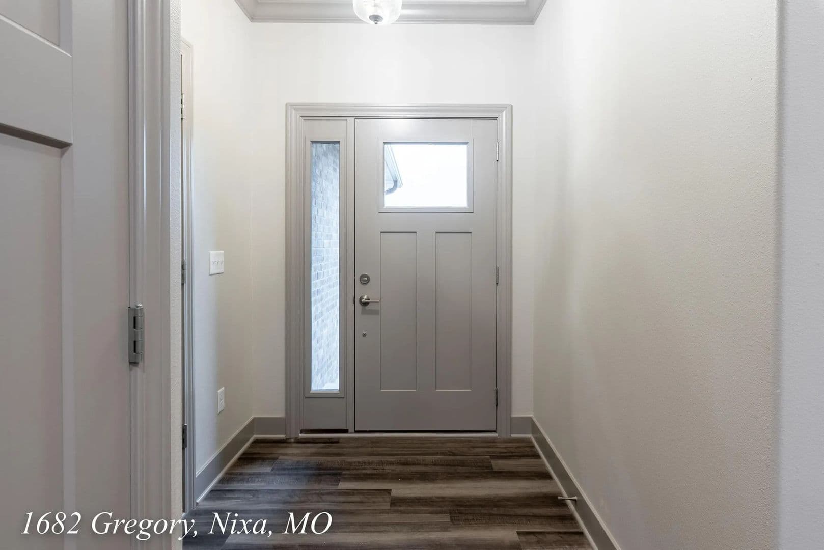 Nixa House: (NM) 1682 N Gregory Dr