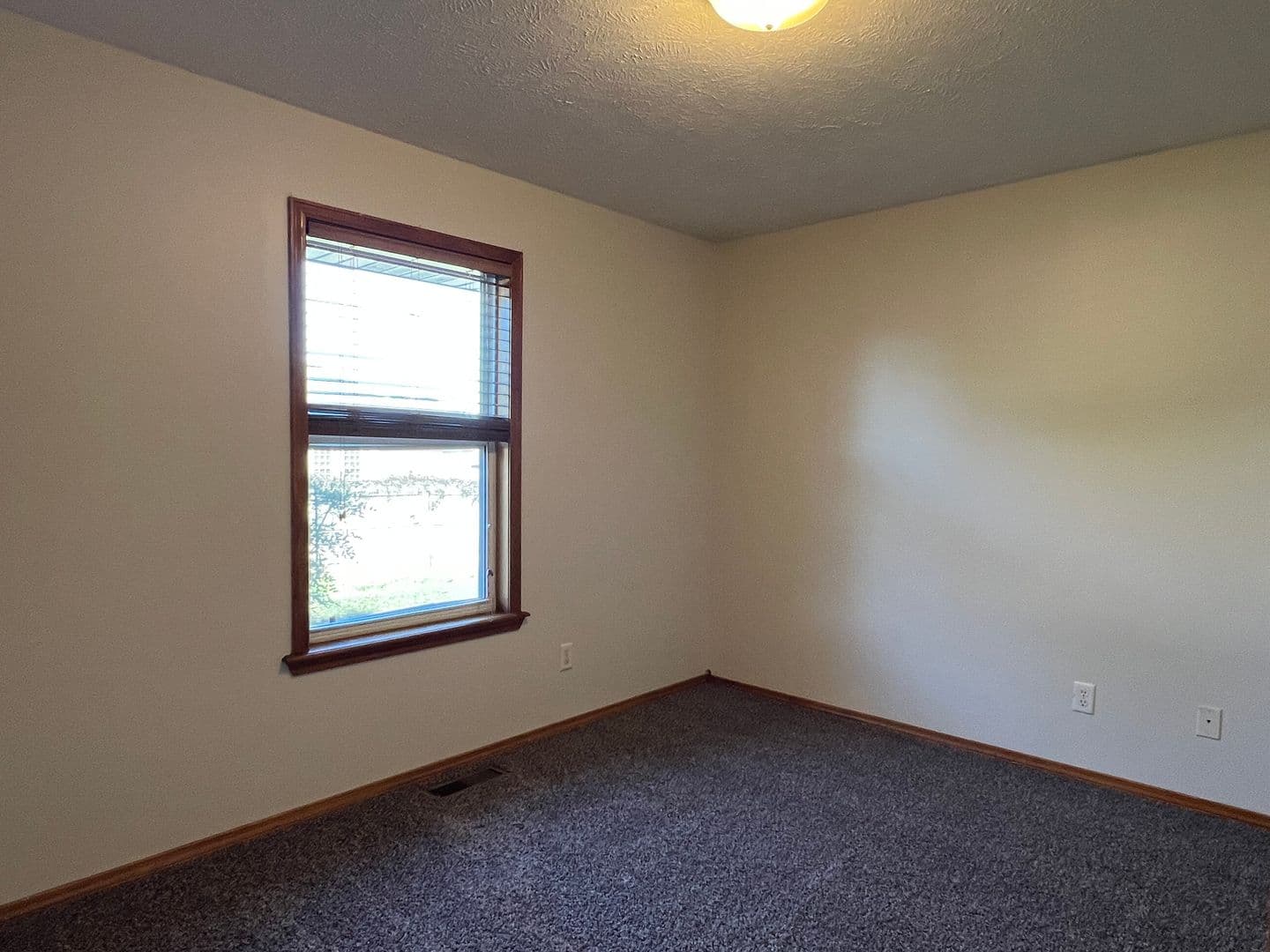 Springfield House: 3666 W Vincent Dr