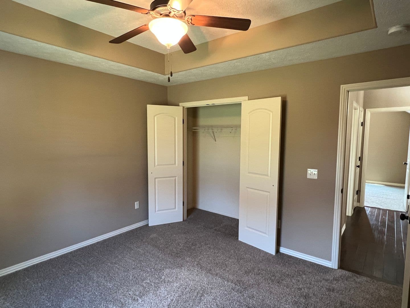 Nixa House: 614 N Galileo Dr