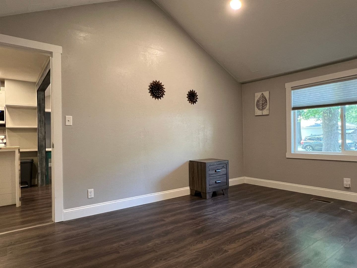 Springfield House: (NM) 2232 S Kickapoo Ave