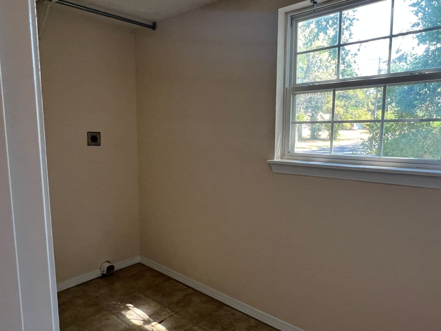Springfield House: 1352 N Sherman Ave