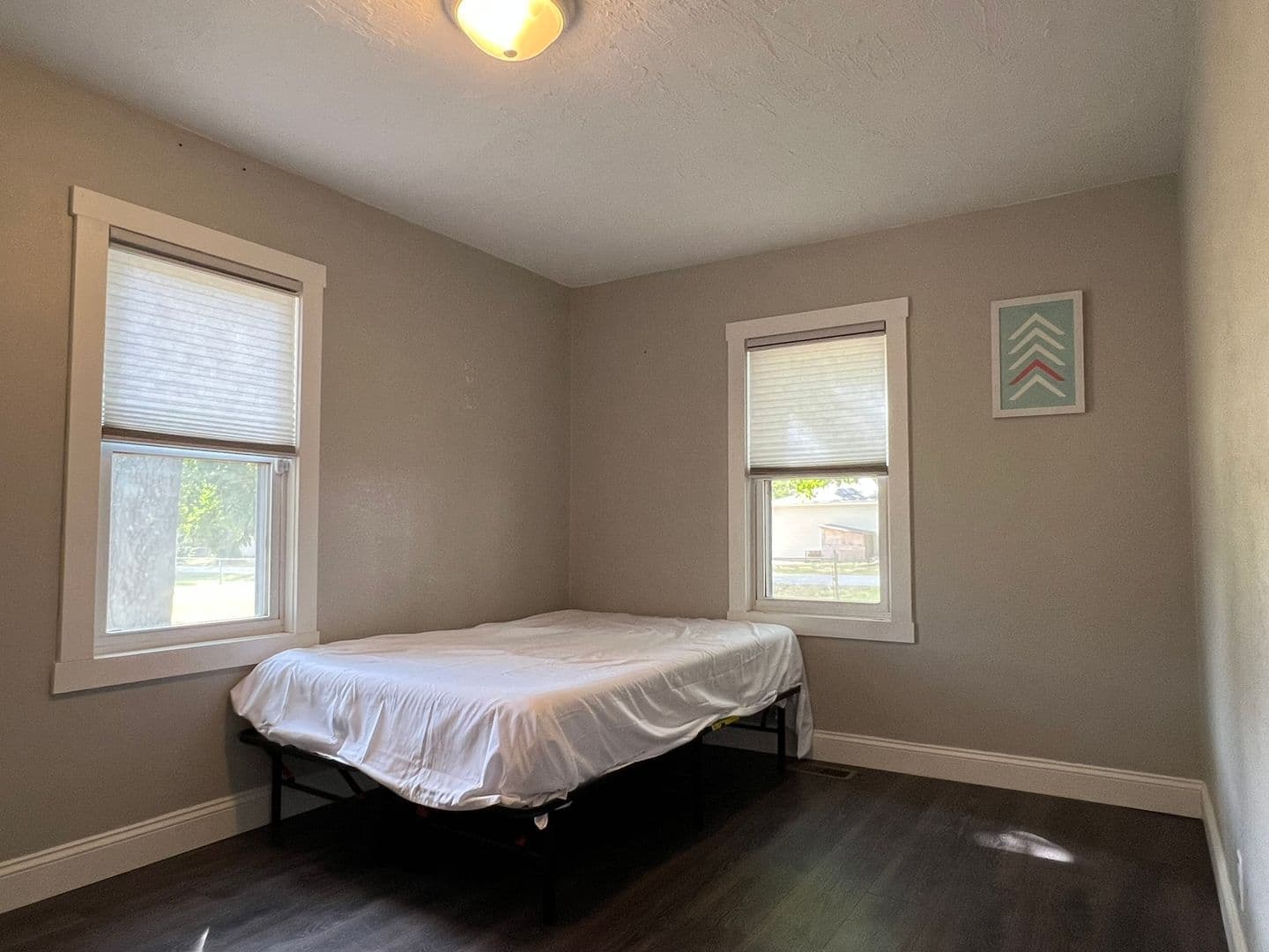 Springfield House: (NM) 2232 S Kickapoo Ave