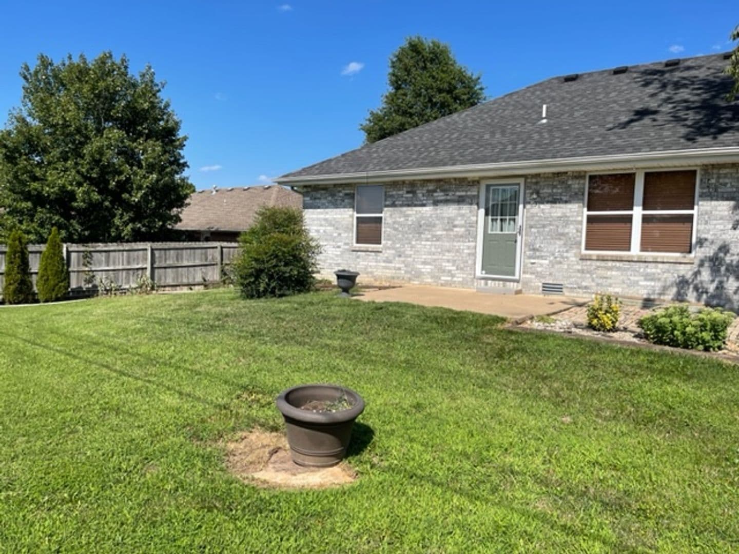 Springfield House: 3666 W Vincent Dr