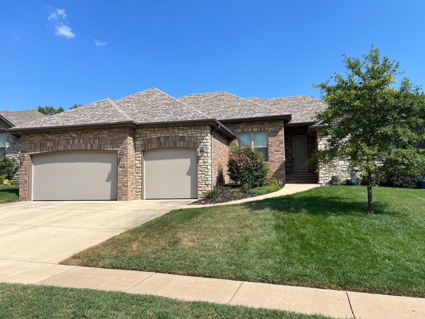 Nixa House: 614 N Galileo Dr