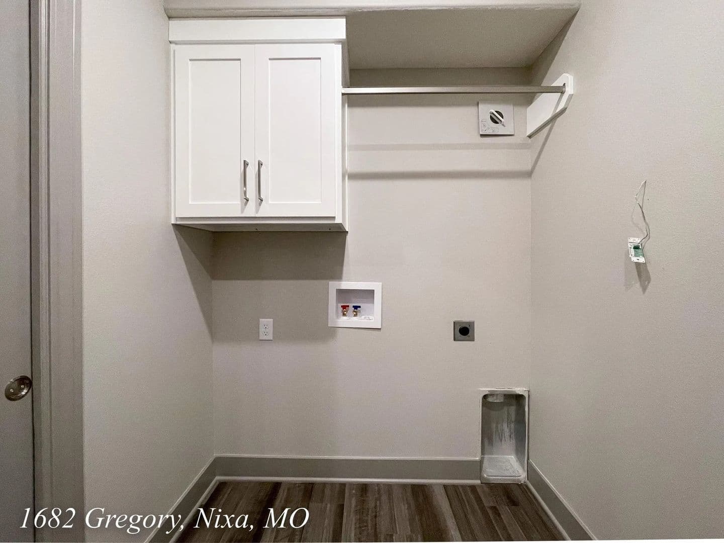 Nixa House: (NM) 1682 N Gregory Dr
