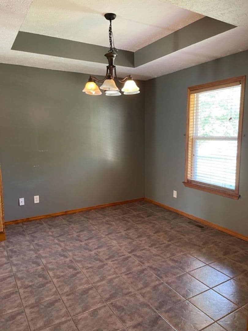 Springfield House: 3666 W Vincent Dr