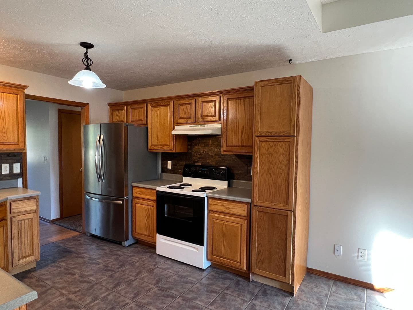 Springfield House: 3666 W Vincent Dr