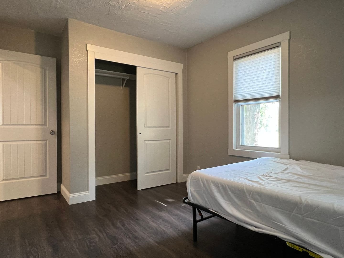 Springfield House: (NM) 2232 S Kickapoo Ave