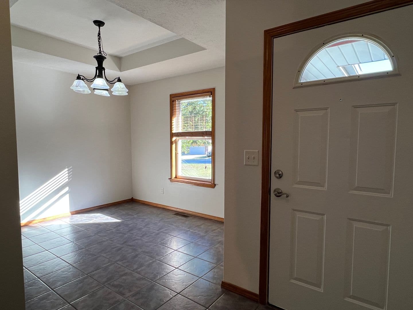 Springfield House: 3666 W Vincent Dr
