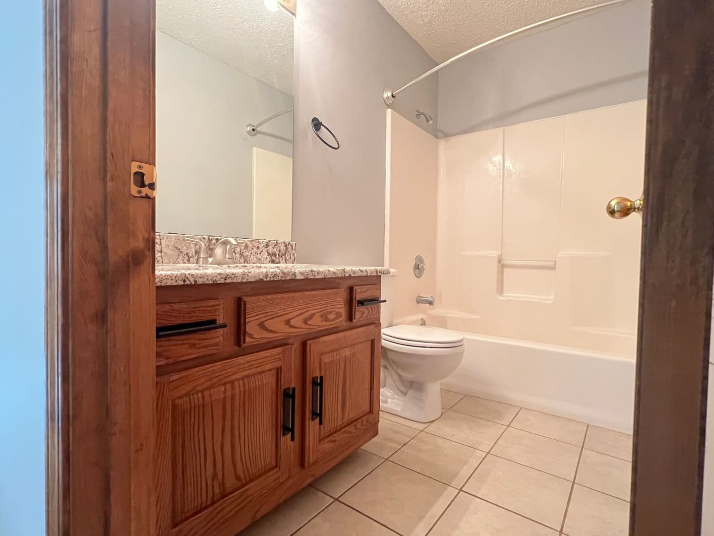 Nixa House: 708 S Redwood Ct