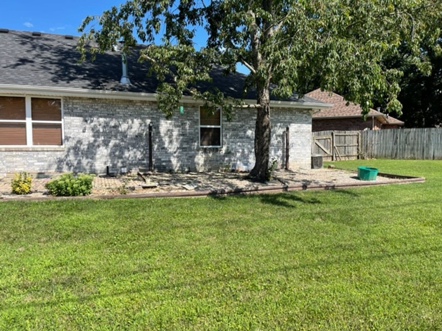 Springfield House: 3666 W Vincent Dr