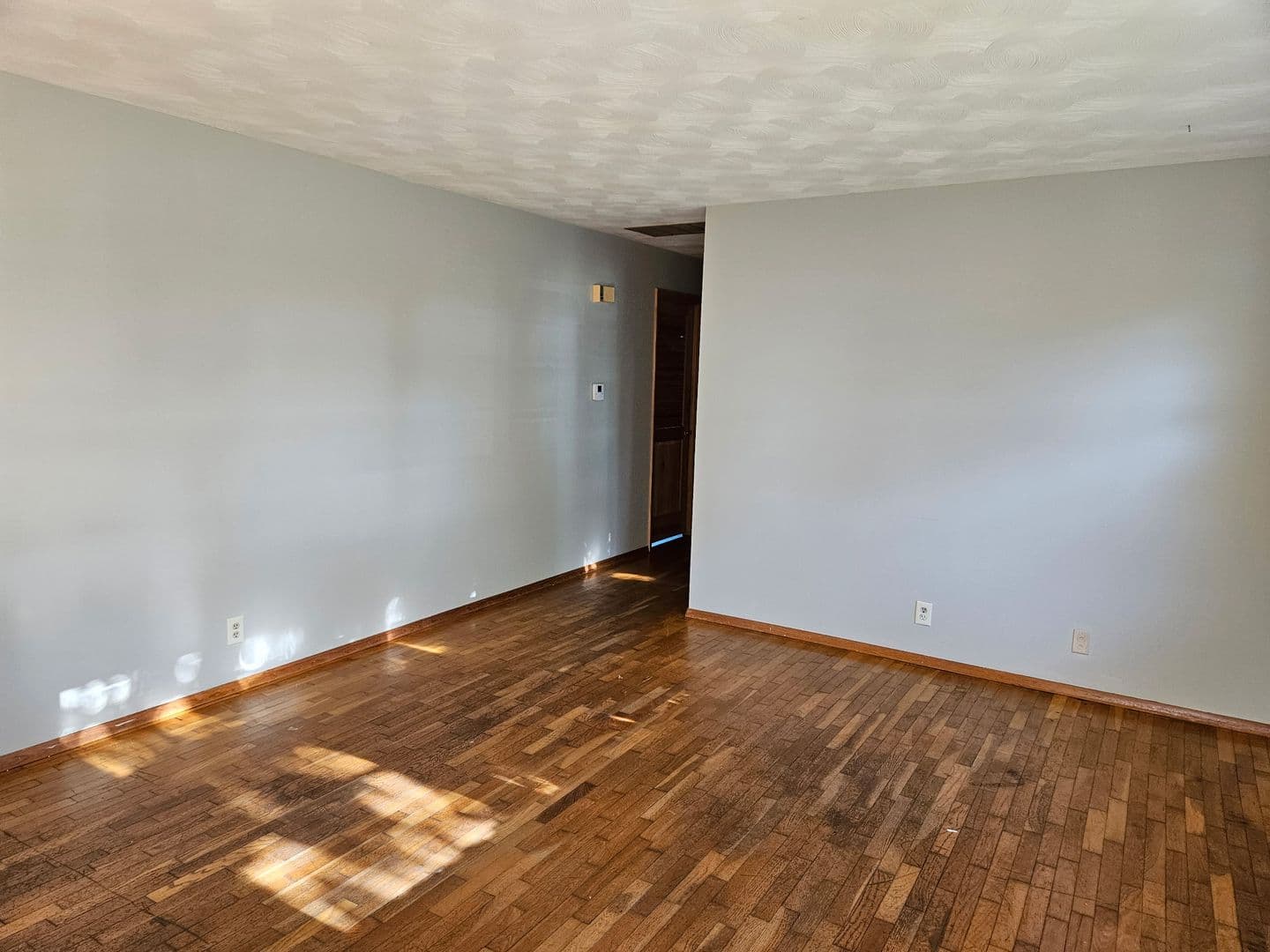 Springfield House: 3463 N. Fremont Ave
