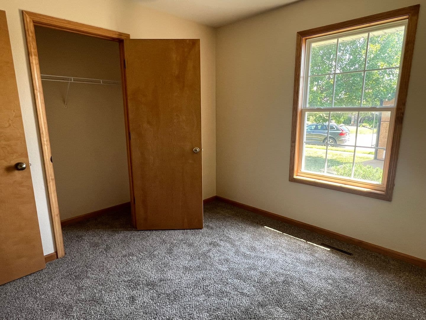 Ozark House: 2605 W Garton Rd