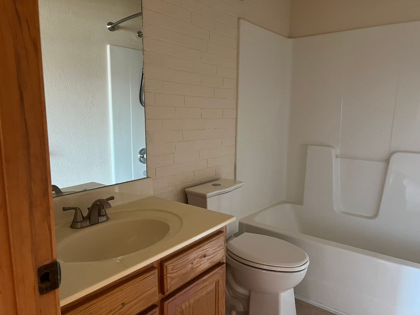 Ozark House: 2605 W Garton Rd