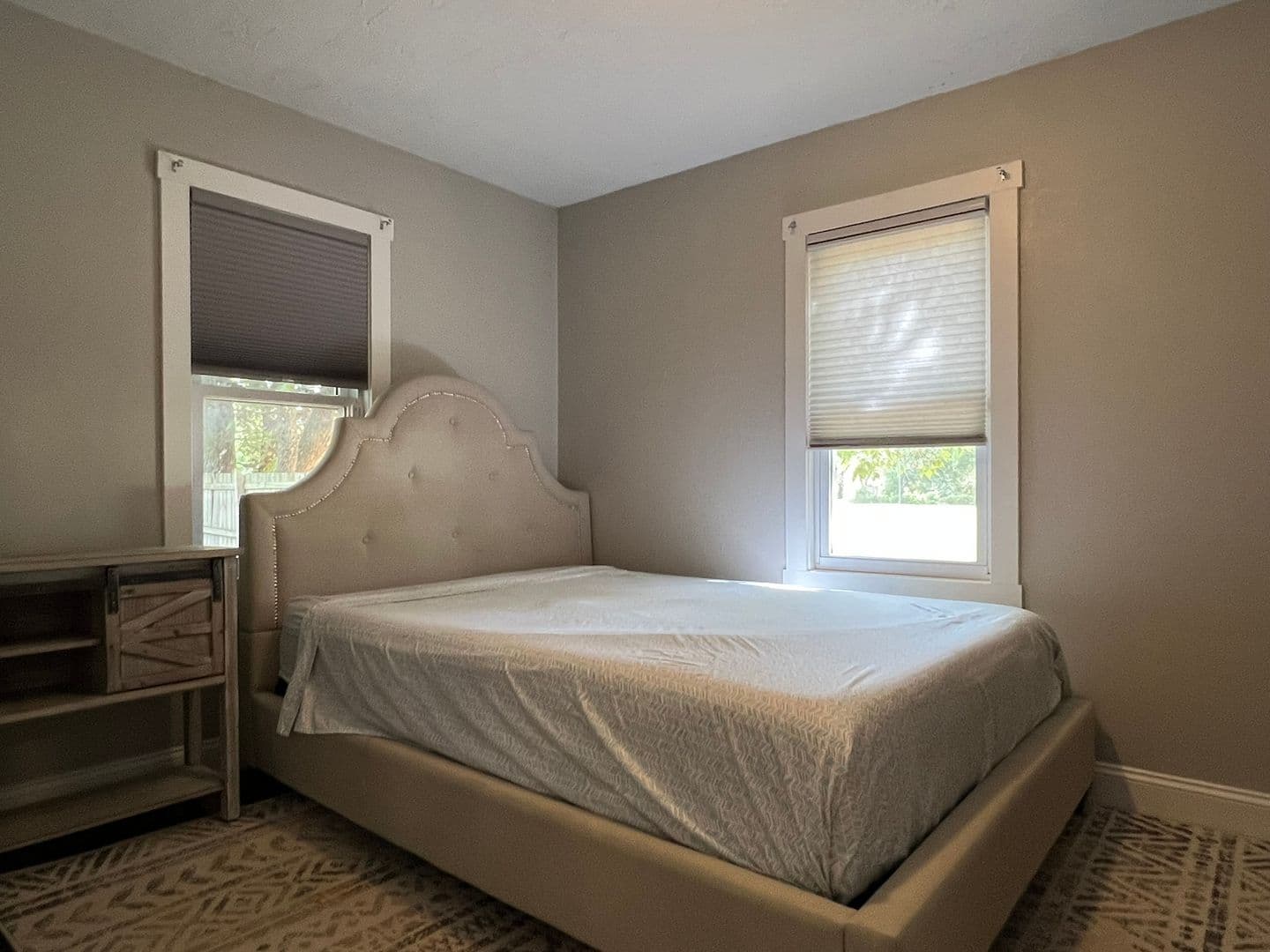 Springfield House: (NM) 2232 S Kickapoo Ave