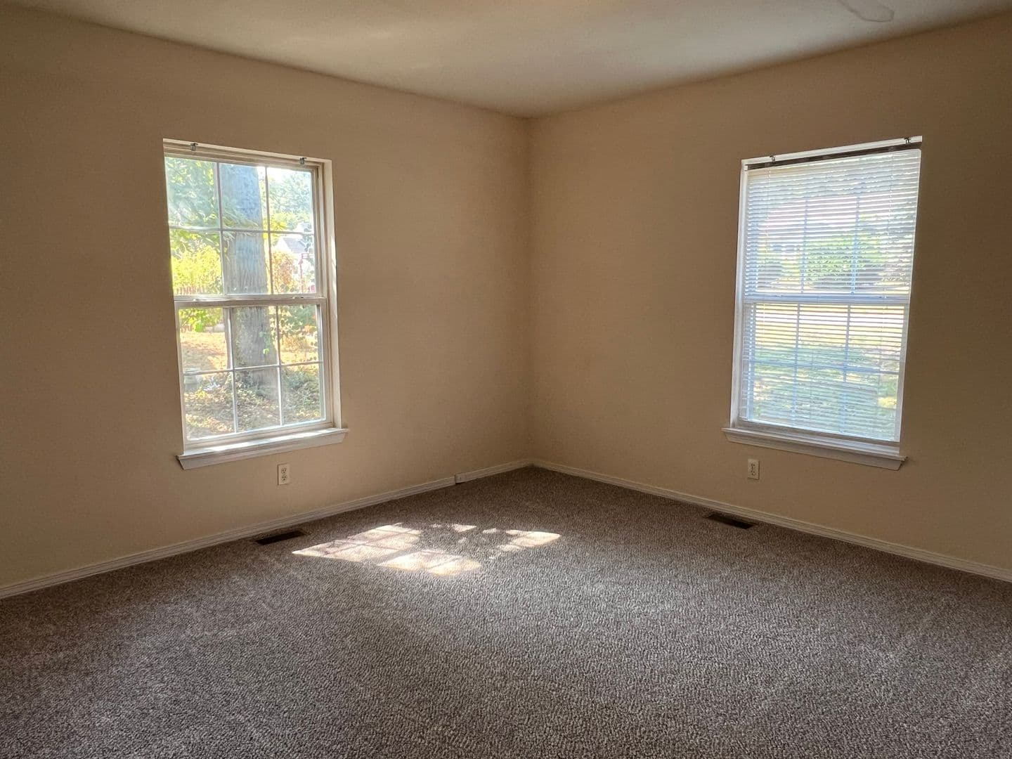 Springfield House: 1352 N Sherman Ave