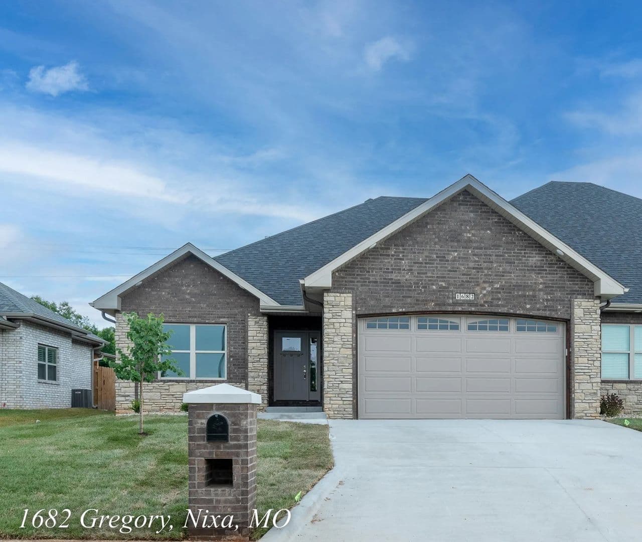 Nixa House: (NM) 1682 N Gregory Dr