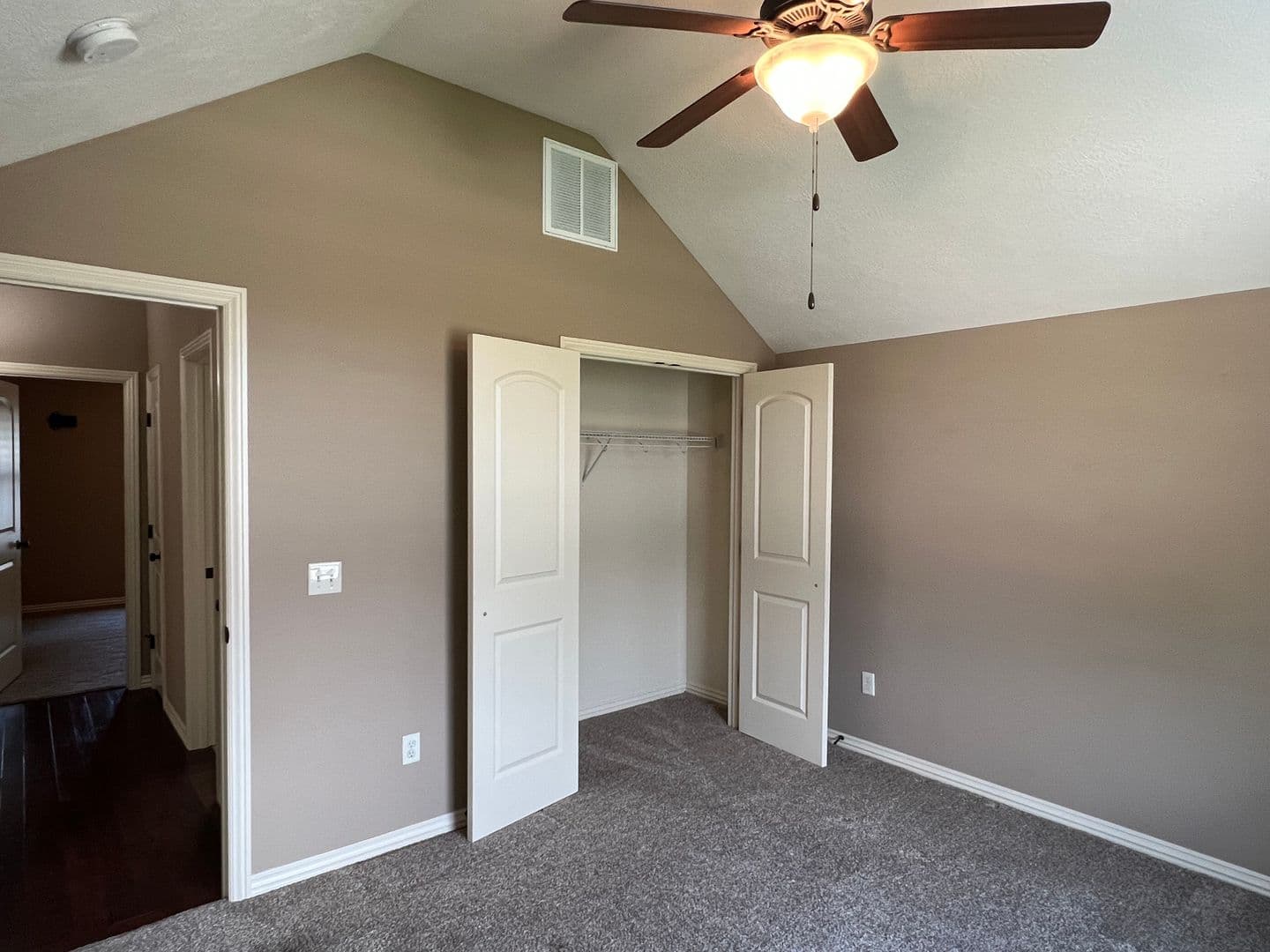 Nixa House: 614 N Galileo Dr