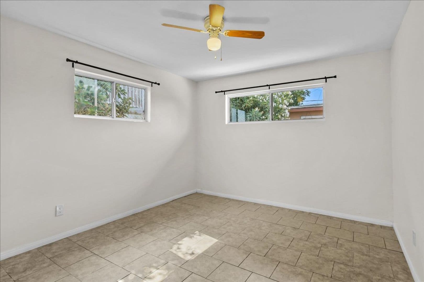 San Diego Apartment: 3875-77 Beta Street