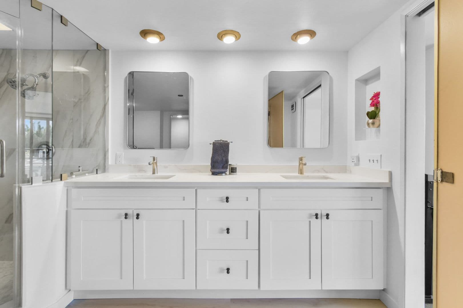 San Diego Condo: 230 W. Laurel St. 506