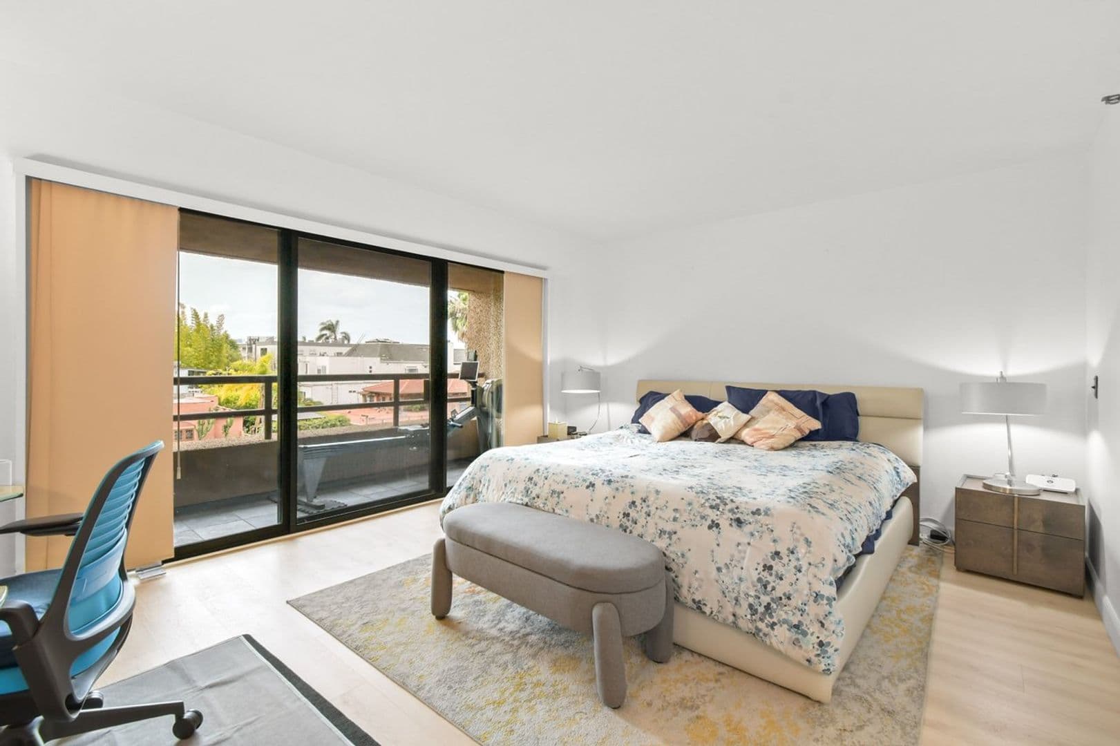 San Diego Condo: 230 W. Laurel St. 506