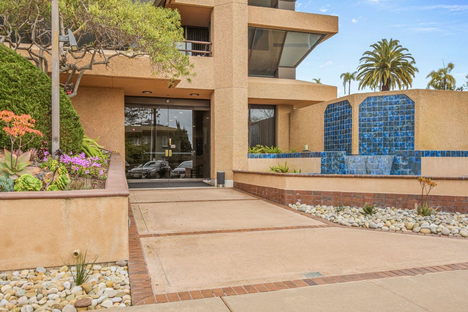 San Diego Condo: 230 W. Laurel St. 506