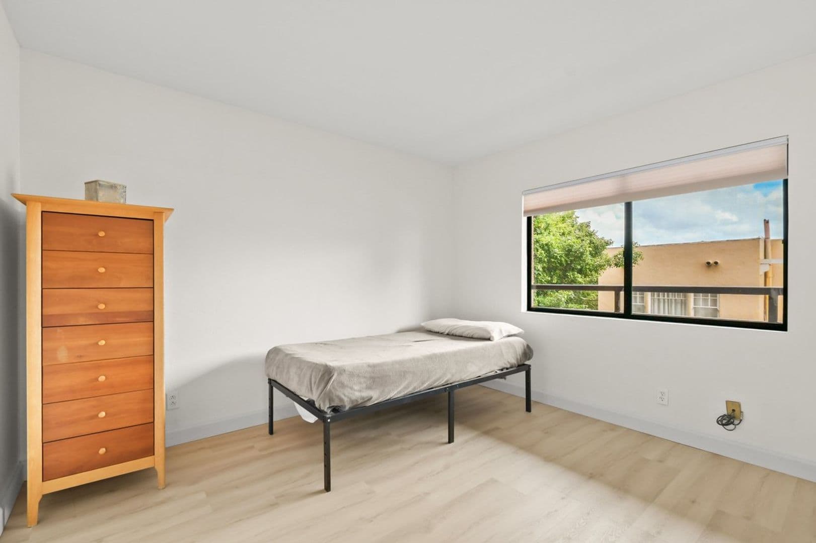 San Diego Condo: 230 W. Laurel St. 506
