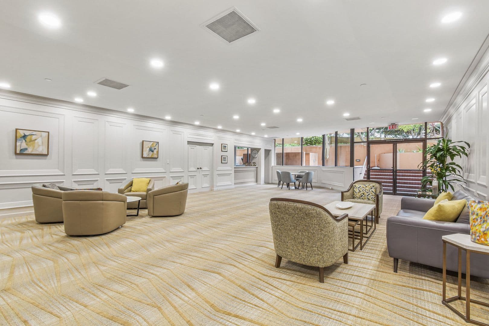 San Diego Condo: 230 W. Laurel St. 506