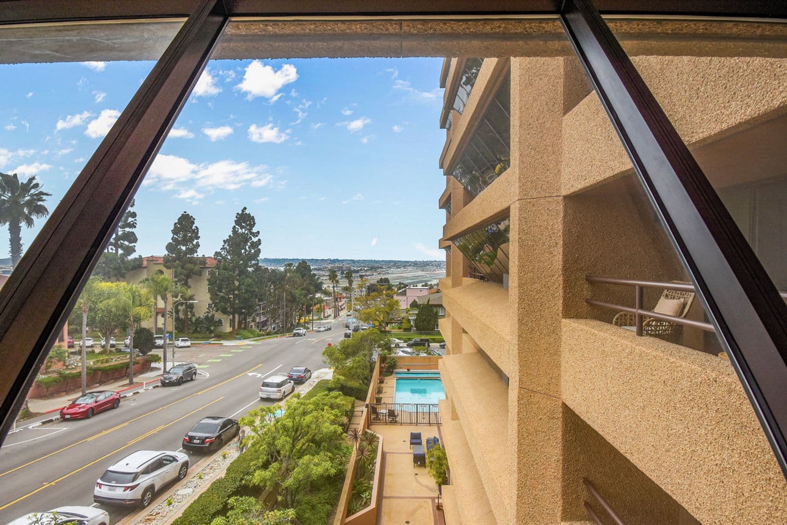 San Diego Condo: 230 W. Laurel St. 506