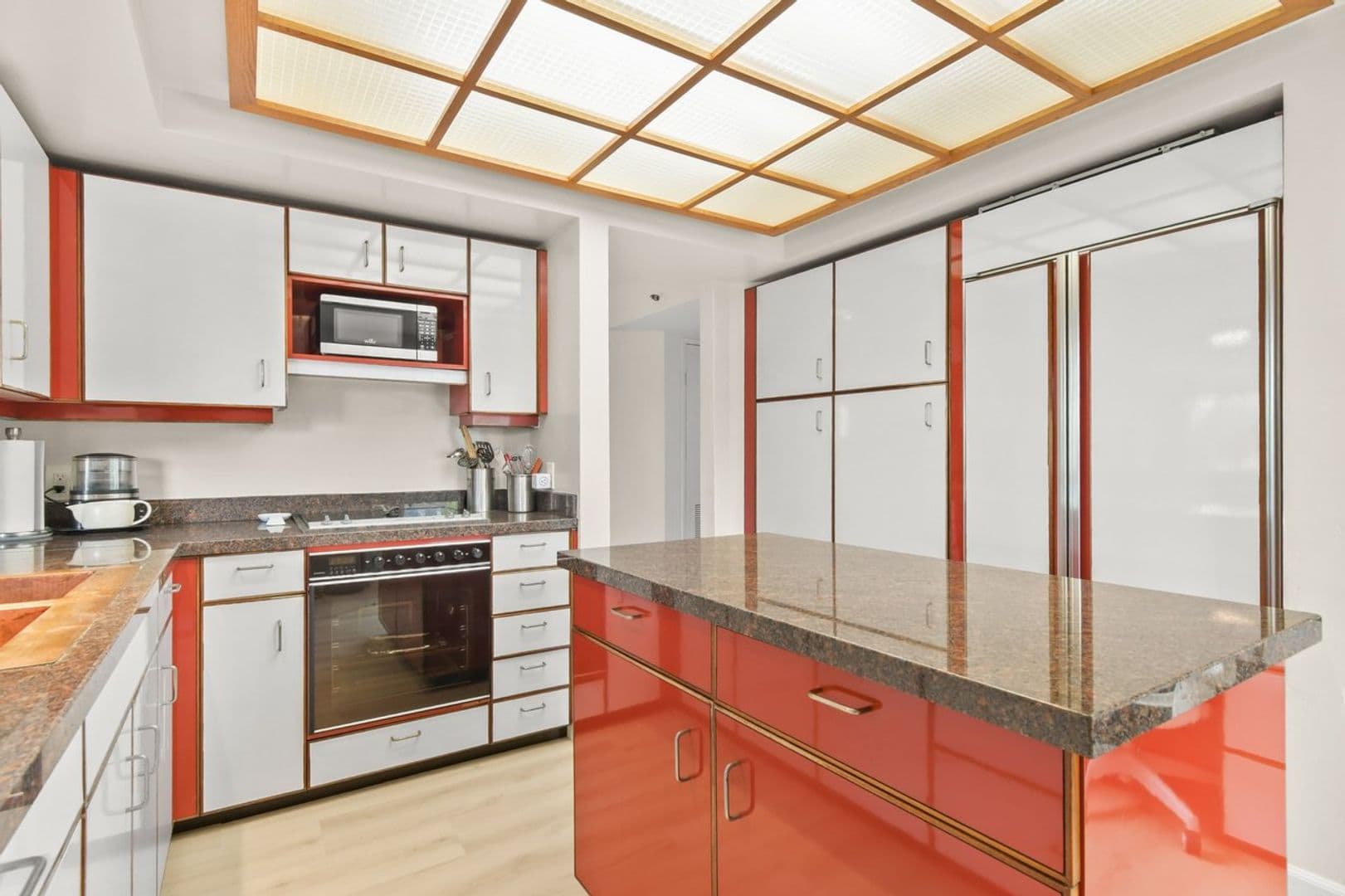 San Diego Condo: 230 W. Laurel St. 506