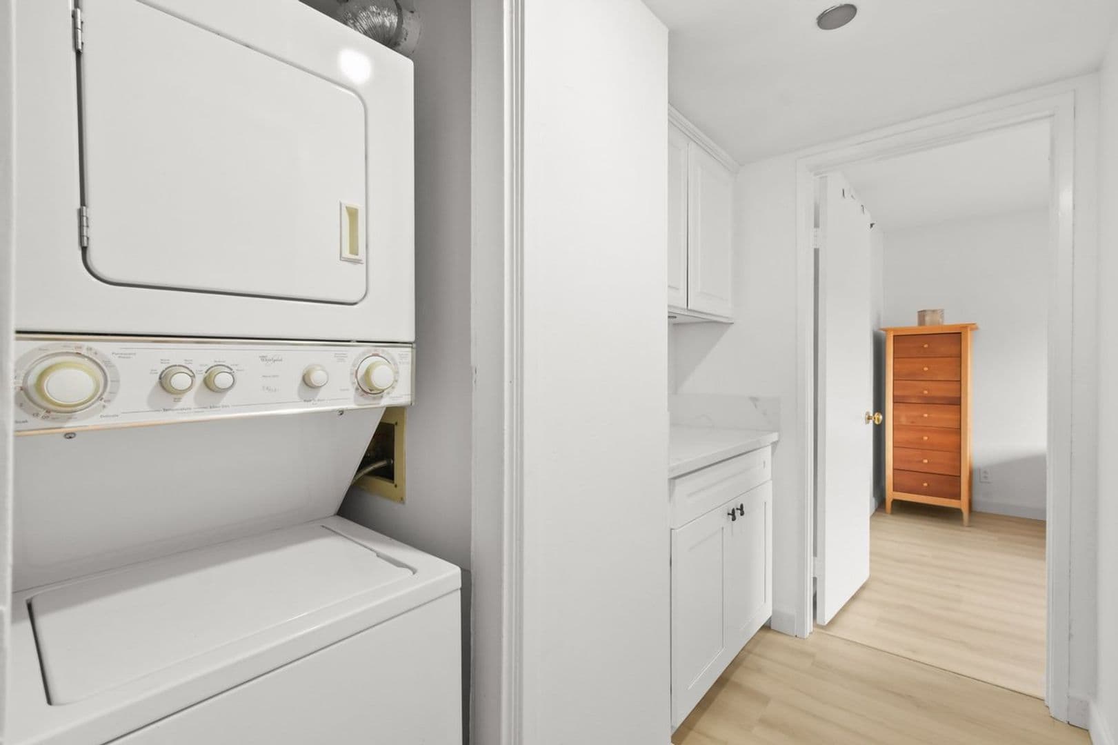 San Diego Condo: 230 W. Laurel St. 506