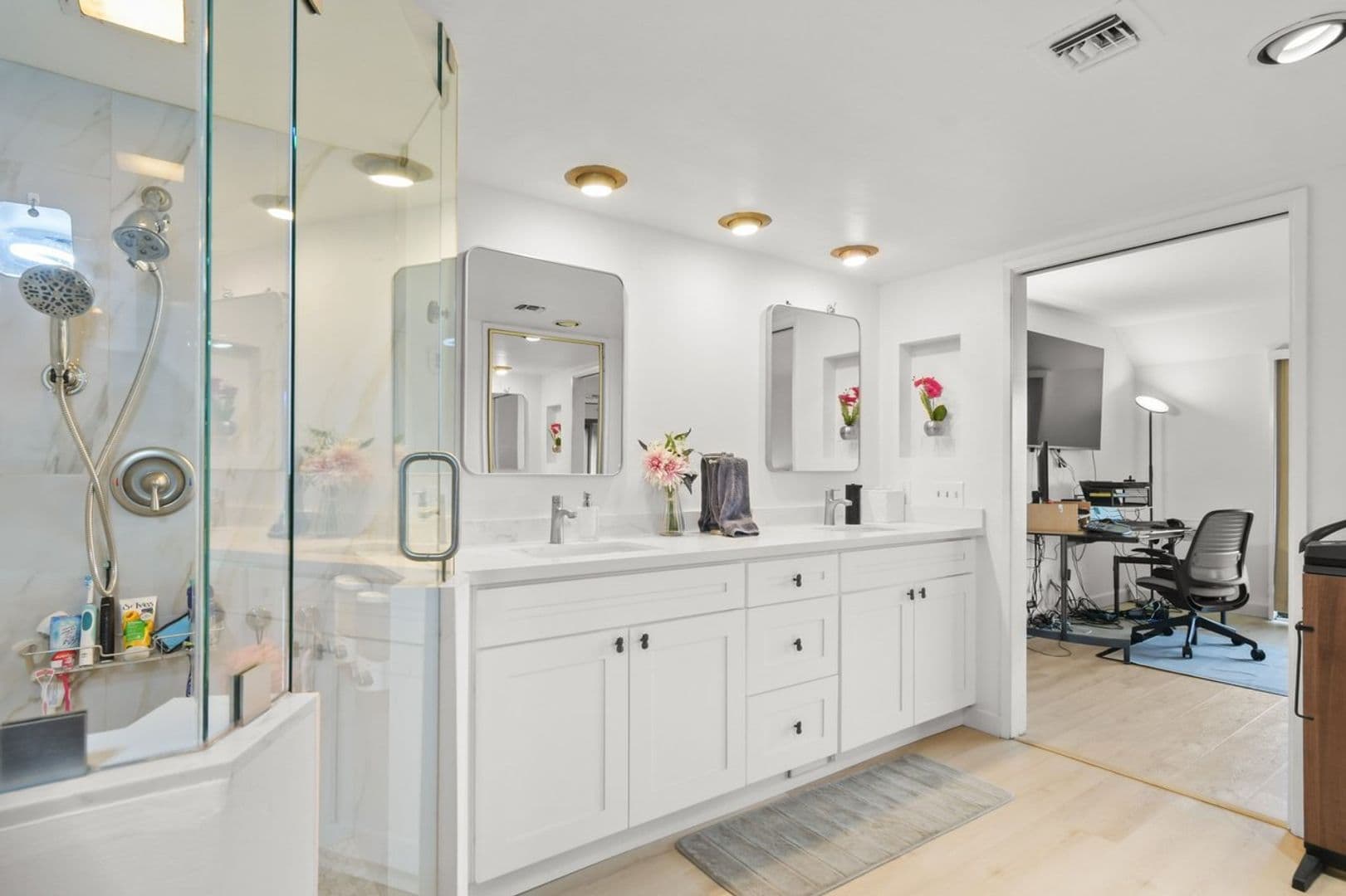 San Diego Condo: 230 W. Laurel St. 506