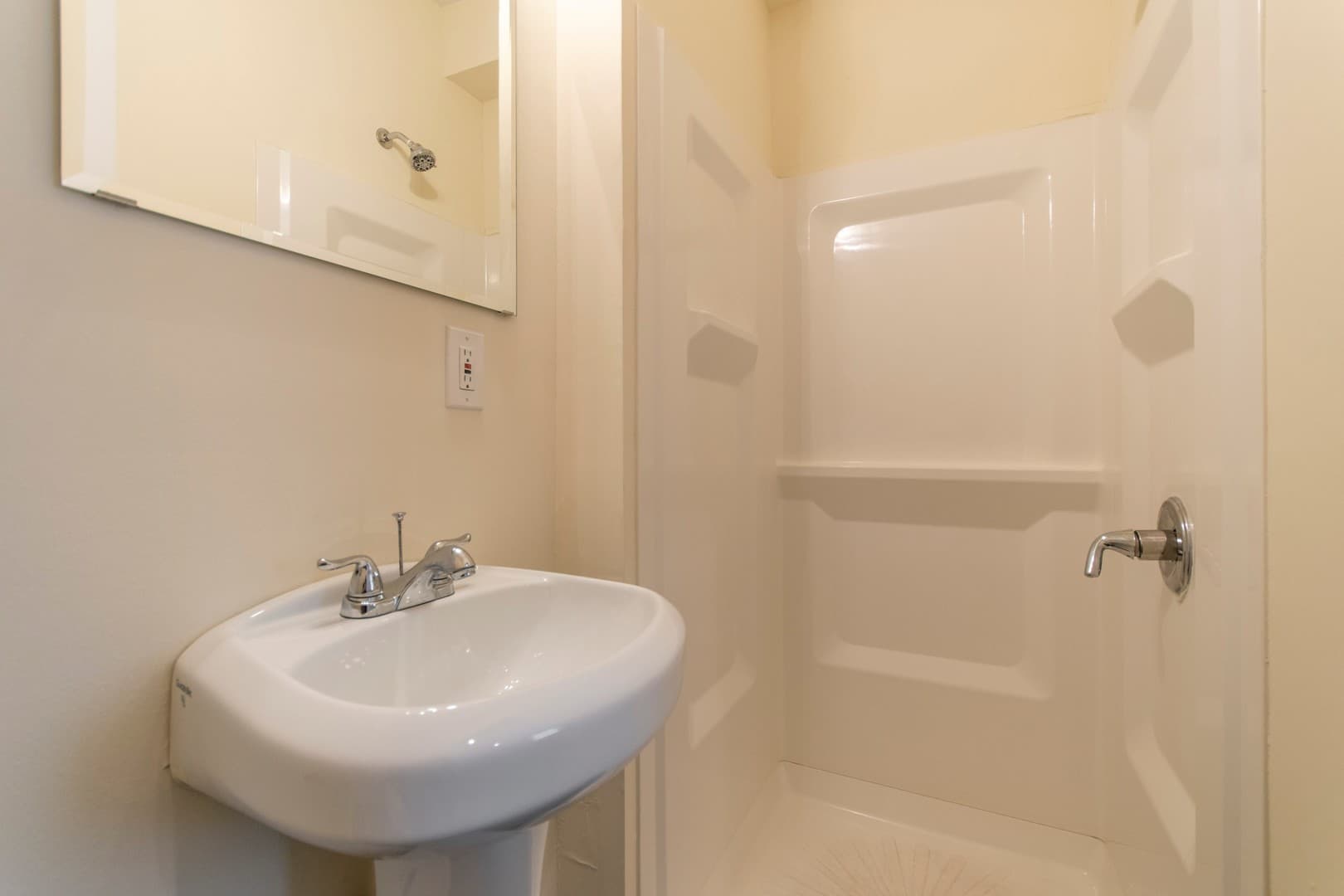 Philadelphia Apartment: 1612 N. Sydenham Street