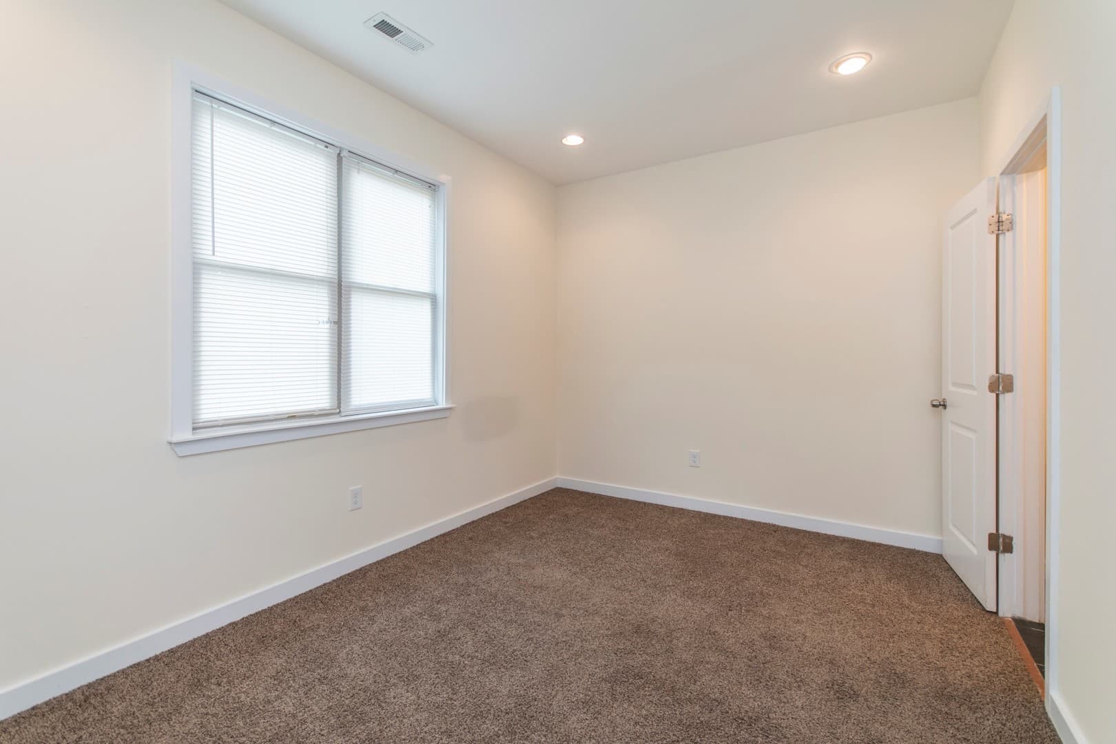 Philadelphia Apartment: 1612 N. Sydenham Street