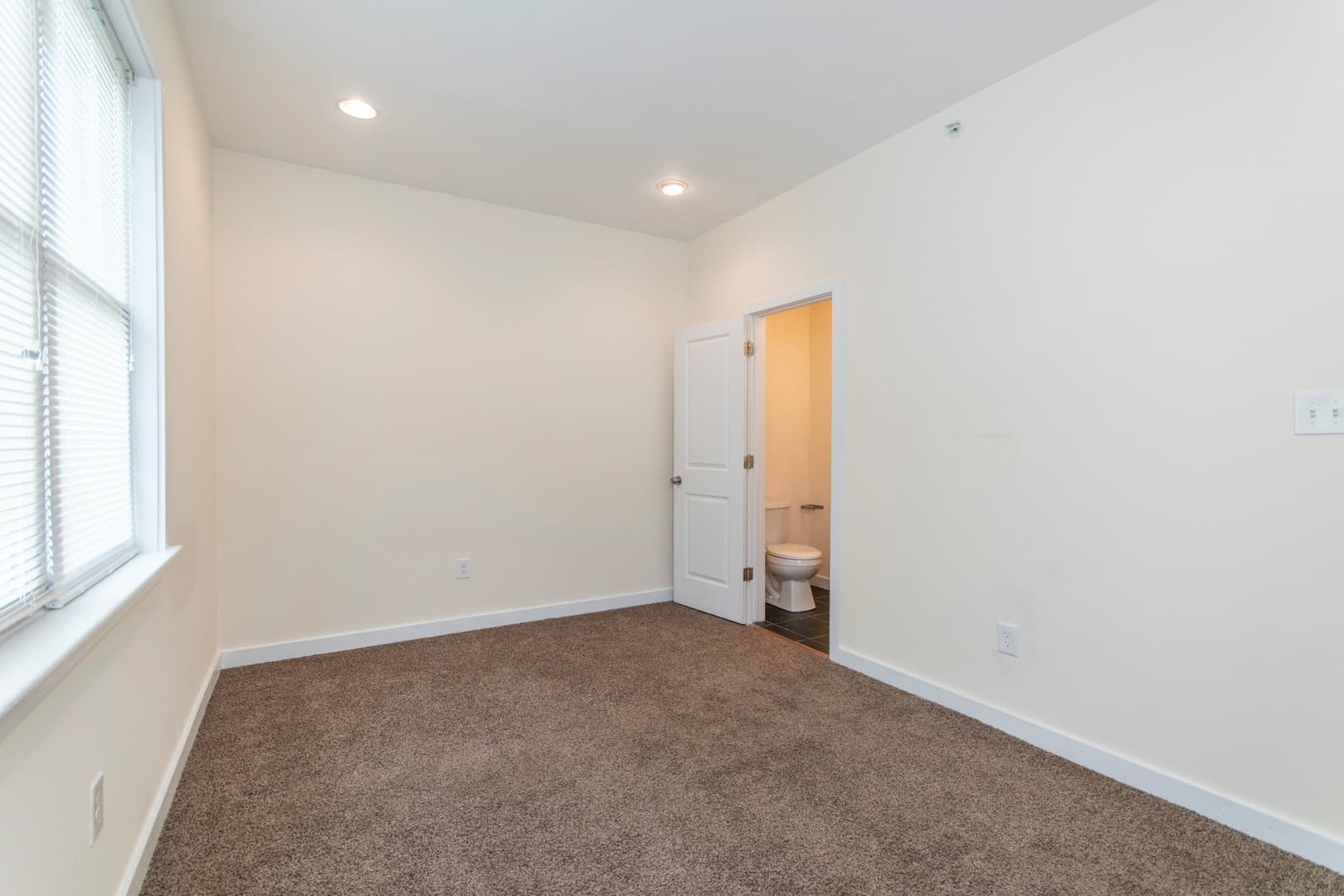 Philadelphia Apartment: 1612 N. Sydenham Street