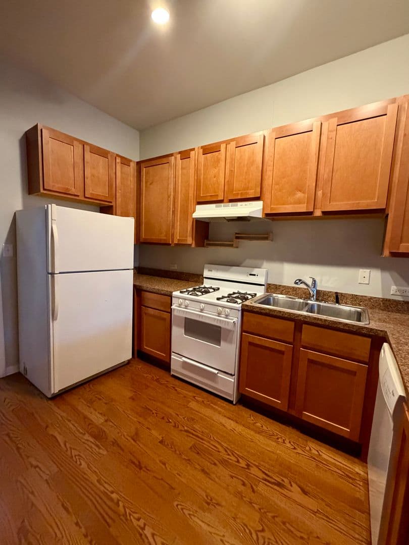 Chicago Apartment: 1468 W Erie