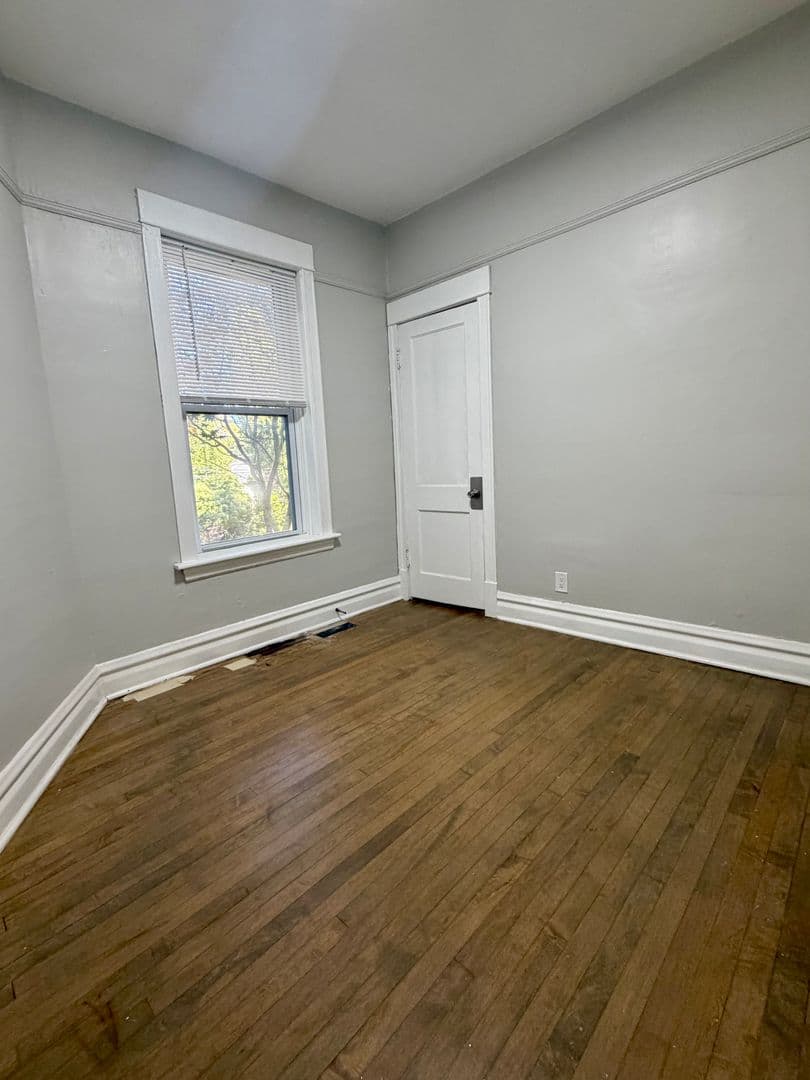 Chicago Apartment: 3018 W Schubert Ave - 3018 1R