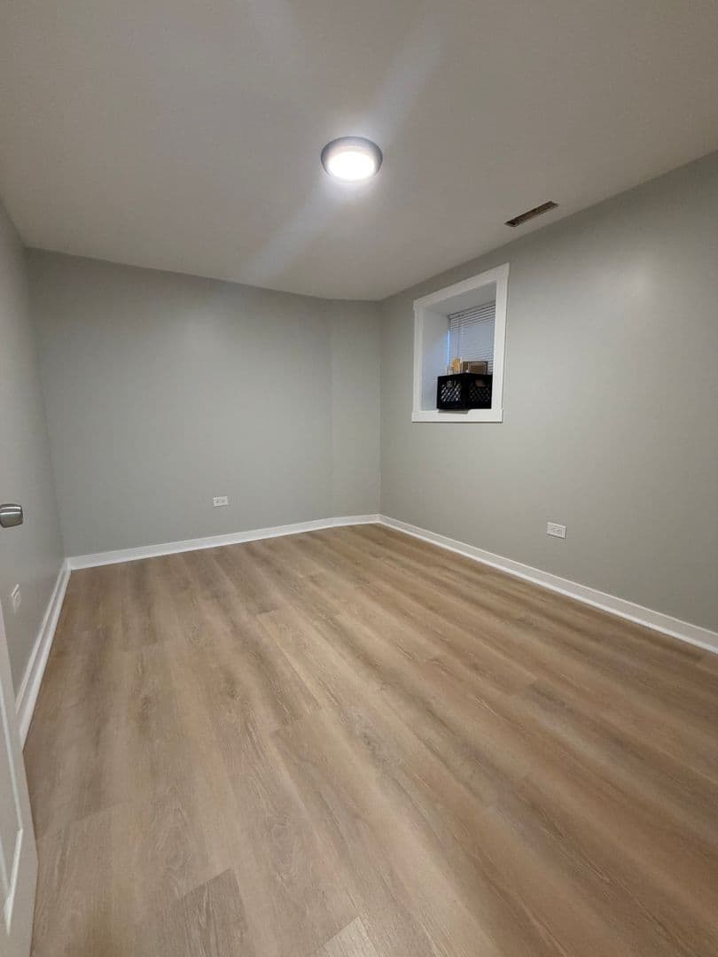 Chicago Apartment: 3018 W Schubert Ave - 3018 1R