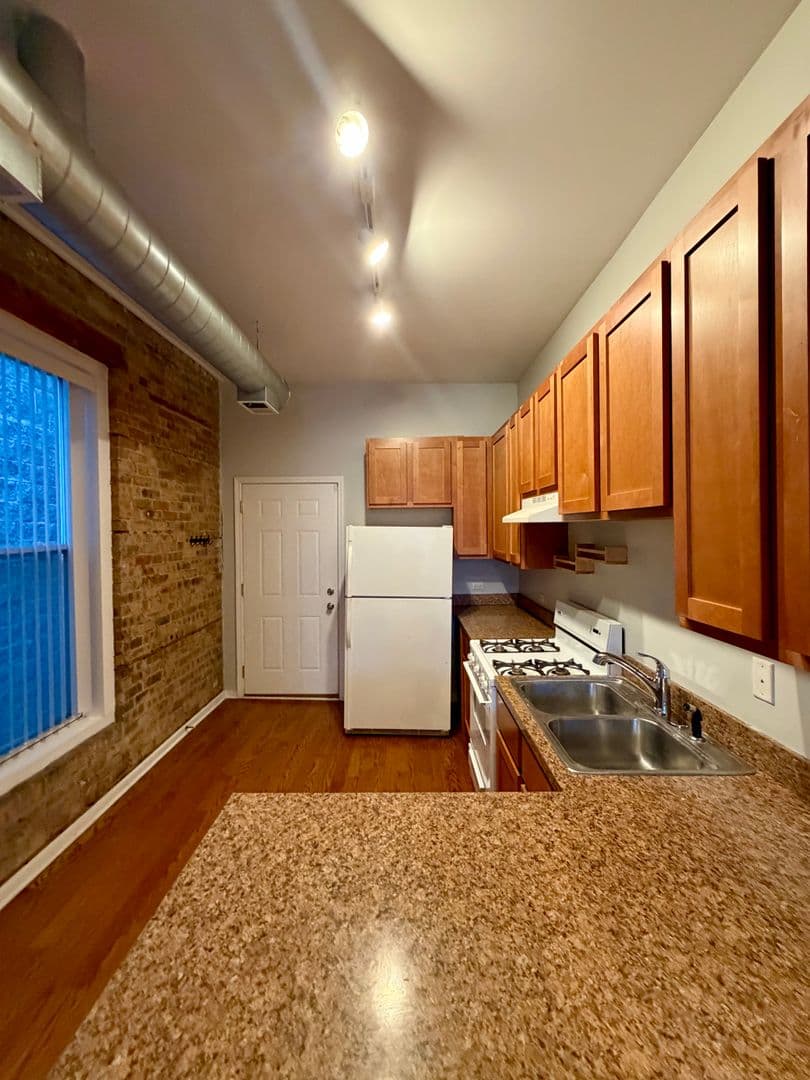 Chicago Apartment: 1468 W Erie