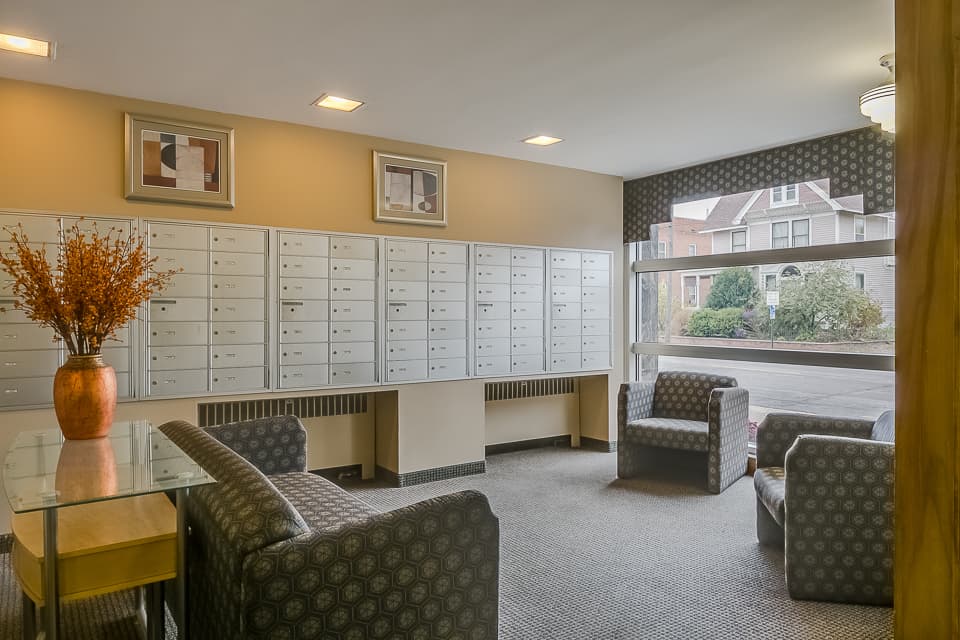 LaCrosse Apartment: 804 Cass St