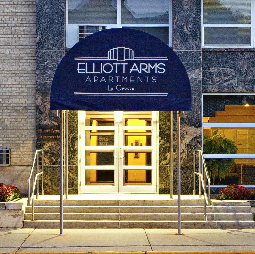 LaCrosse Apartment: 804 Cass St