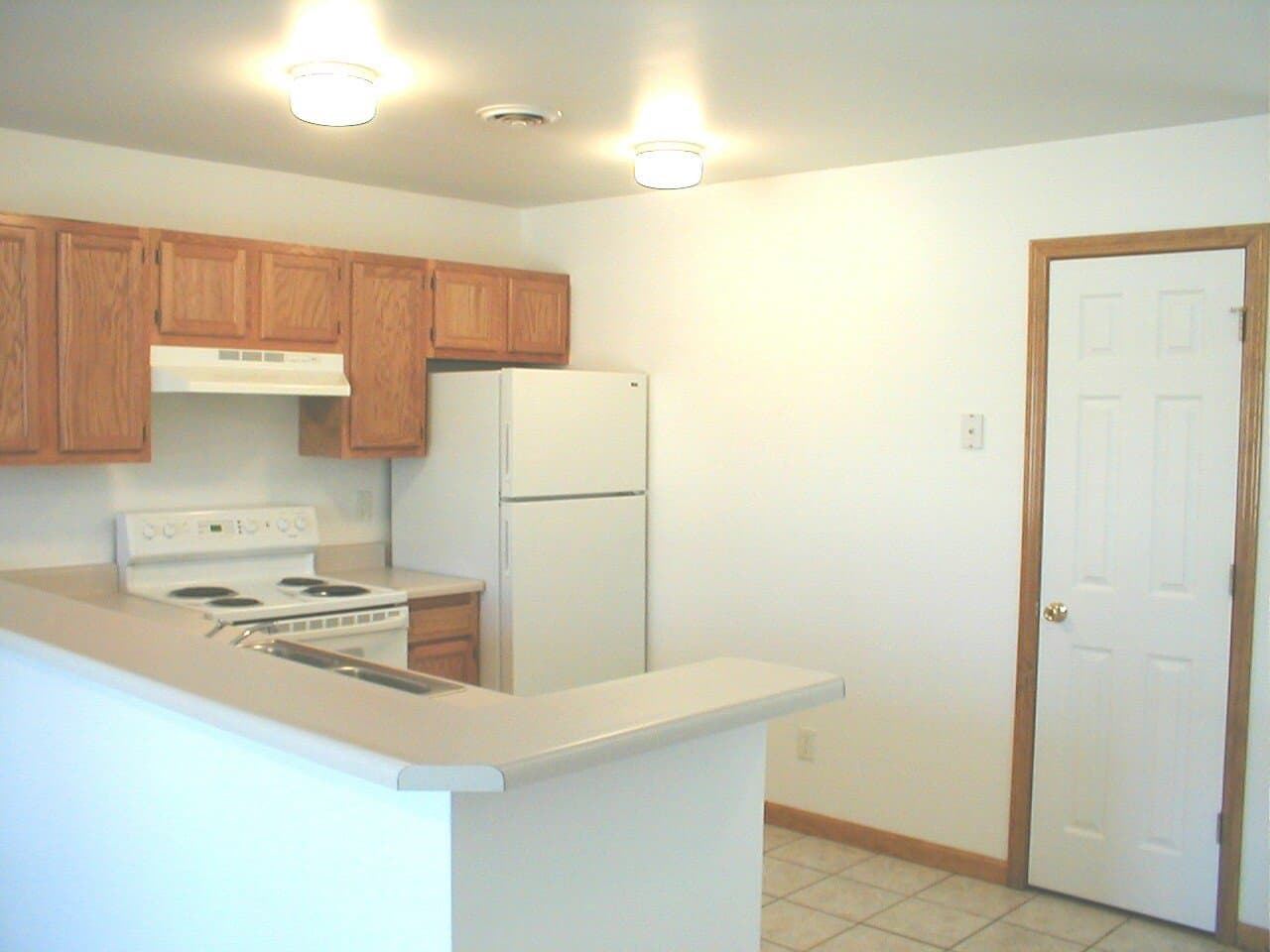 Carbondale Apartment: 921-927 E. Grand Avenue